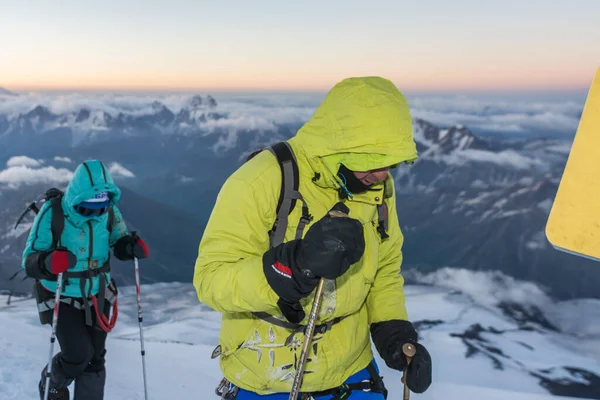 Kavkaz Rusko 2018 Skupina Horolezců Lezoucích Vrchol Hory Elbrus — Stock fotografie