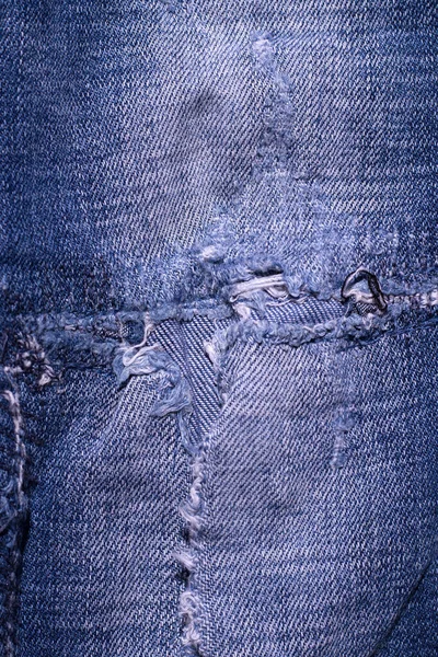 Foto Close Jeans Azul Costurado Foto Vertical Consertar Velho Conceito — Fotografia de Stock