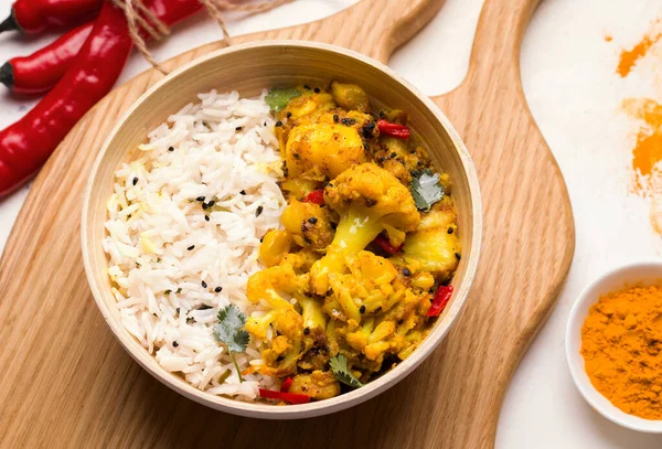 Gobi aloo Hint Vejetaryen Tabağı