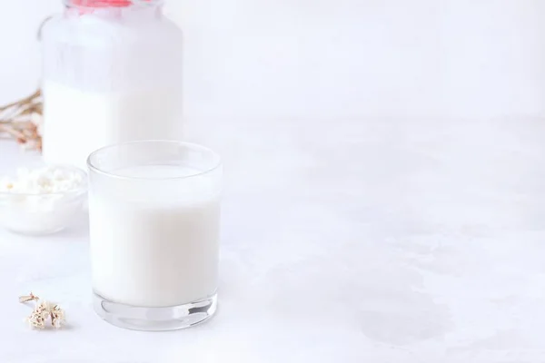 Молочные Продукты Белом Фоне Копировальное Пространство — стоковое фото
