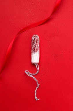 Adet döngüsü kavramı. tampon kırmızı arkaplan