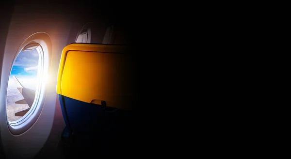 Fekete Háttér Fénymásoló Hely Megjelenésével Ablak Keret Repülőgép Repülés Lásd — Stock Fotó