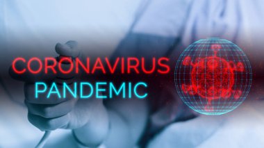 Hopital yatakta komadaki hasta ciddi bir enfeksiyon, koronavirüs, talasemi ve AIDS teşhisi nedeniyle doktor hemşirenin bakımıyla ilgileniyor. Virüs krizini atlatmak için sağlık teknolojisi tedavisine ihtiyacımız var.