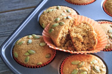 Taze pişmiş kabak kekler