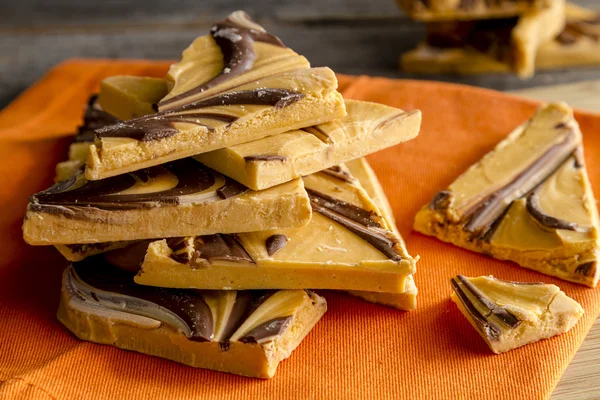 Pumpkin Spice och choklad virvlade Bark godis — Stockfoto