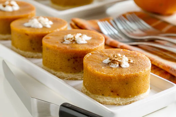 Mini pasteles de calabaza para celebraciones navideñas — Foto de Stock