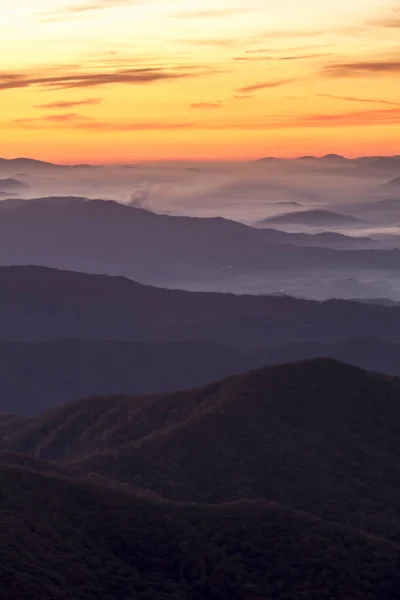 Caduta nel Parco Nazionale delle Grandi Montagne Fumate — Foto Stock