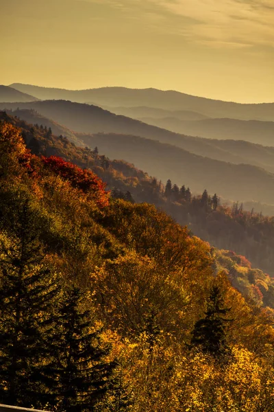 Caduta nel Parco Nazionale delle Grandi Montagne Fumate — Foto Stock