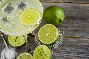 Klasik kireç Margarita içecekler