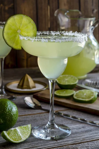 Klasszikus mész Margarita italok — Stock Fotó