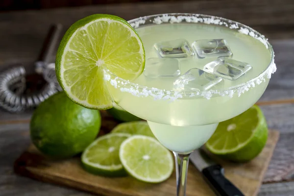 Klassiska Lime Margarita drycker — Stockfoto