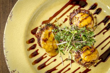 Balzamik glaze ile mavi yengeç kek