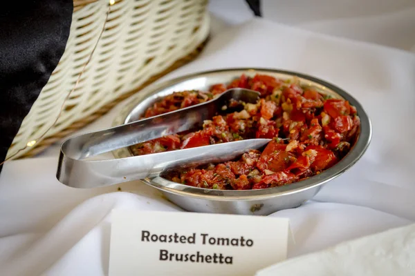 Palona pomidor bruschetta polewa — Zdjęcie stockowe