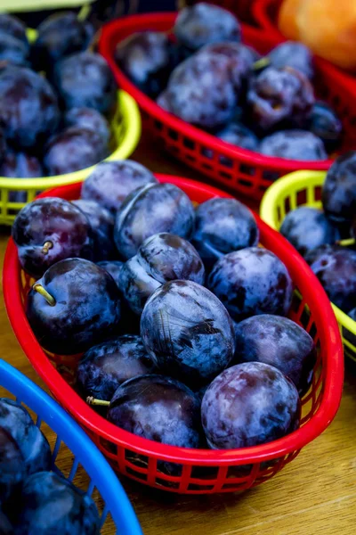 Displays at local farmers market — Stock Photo, Image