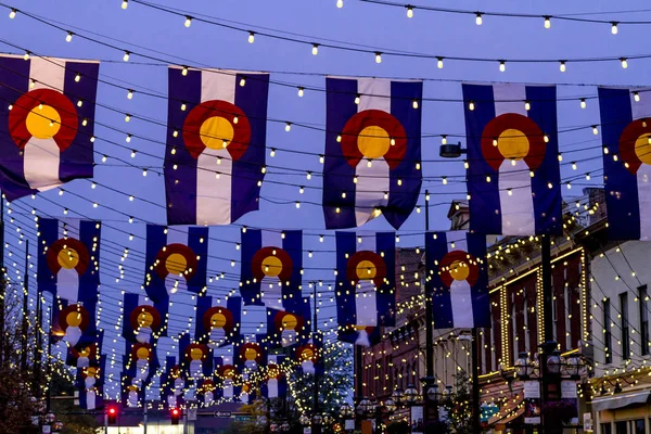 Larimer Meydanı Denver Colorado bayrakları