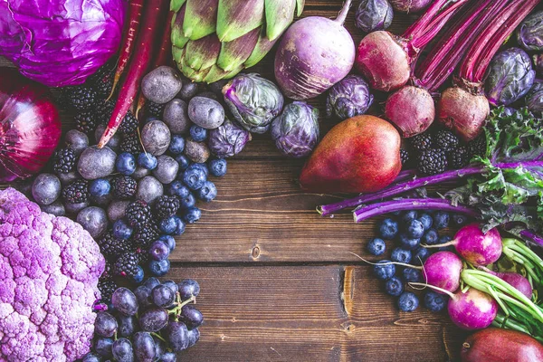 Contexte des légumes et fruits violets — Photo