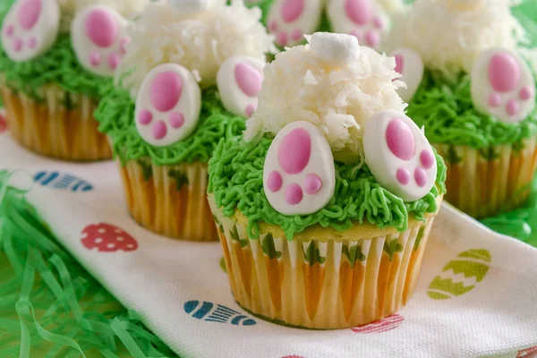 Bunny kont citroen cupcakes Pasen traktatie — Stockfoto