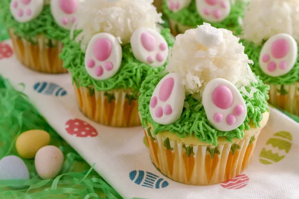Bunny kont citroen cupcakes Pasen traktatie — Stockfoto