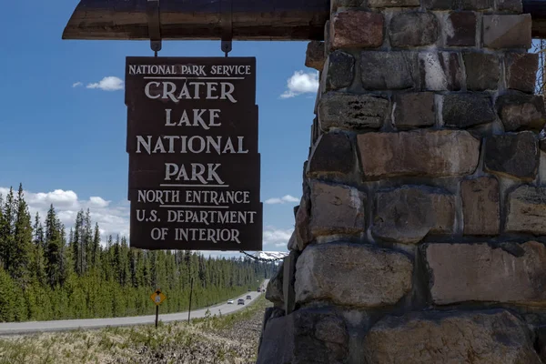 Park Narodowy Crater Lake Oregon letnia wycieczka — Zdjęcie stockowe