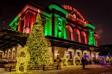 Denver Union İstasyonunun tatil ışıklandırması