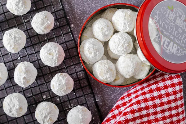 Holiday snowball and mexican wedding cake cookies — Stock Photo, Image