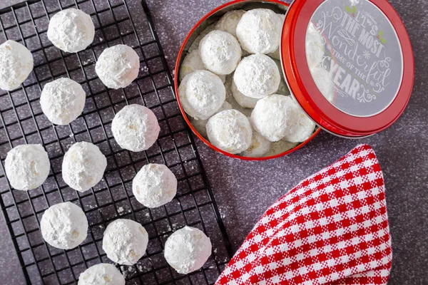 Holiday snowball and mexican wedding cake cookies — Stock Photo, Image