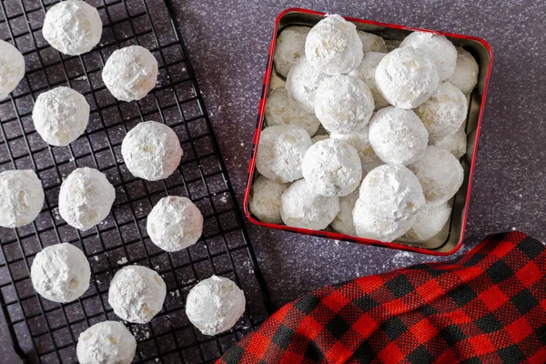 Holiday snowball and mexican wedding cake cookies — Stock Photo, Image