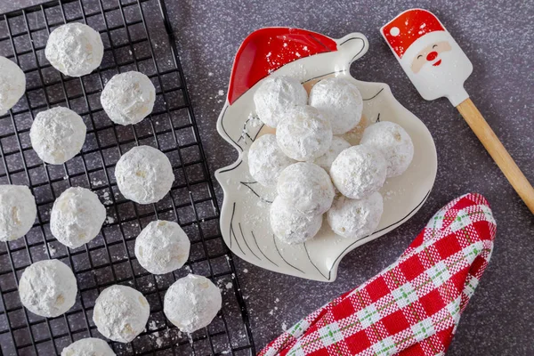 Holiday snowball and mexican wedding cake cookies — Stock Photo, Image