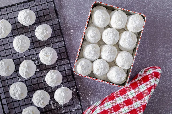 Holiday snowball and mexican wedding cake cookies — Stock Photo, Image