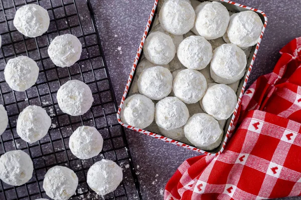 Holiday snowball and mexican wedding cake cookies — Stock Photo, Image