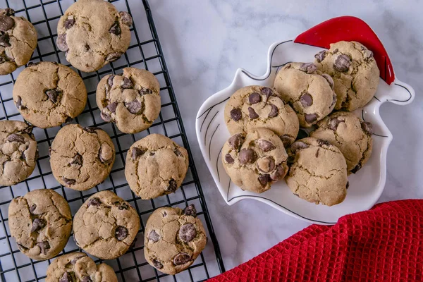 Caseiro Duplo Chocolate Chip Cookies — Fotografia de Stock