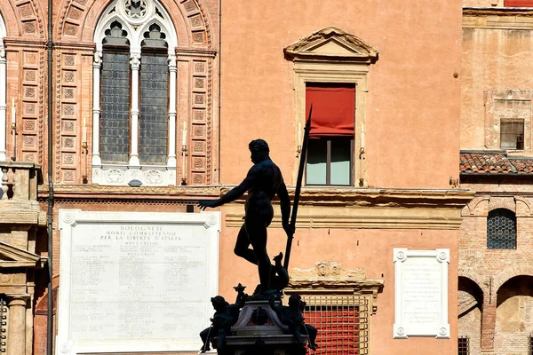 San Petronio Bolonya Heykeli