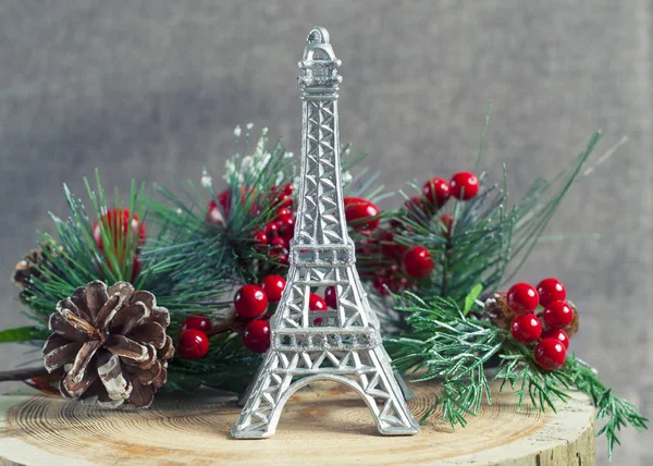 Decoração Natal Superfície Madeira Véspera Ano Novo Torre Eiffel Brinquedo — Fotografia de Stock