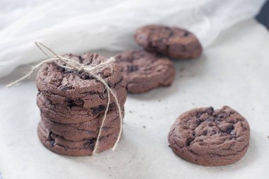 Çikolata parçacıklı kek.