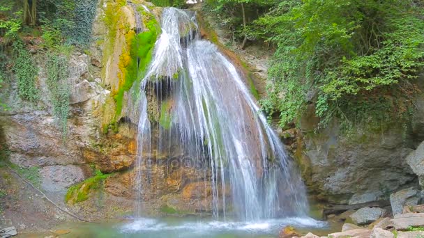 Paisagem da cachoeira em cascata em movimento — Vídeo de Stock