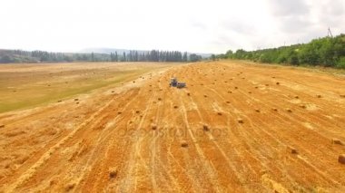 Alana göre traktörün döner, dron üzerine uçar