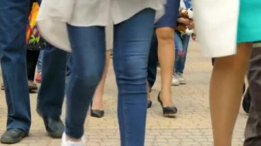 Tanınmayan insanlar ayak yaya şehir sokak yürüyüş