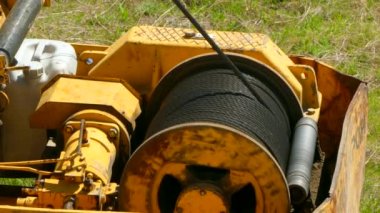 Büyük paslı vinç makara