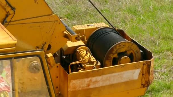 Déplacez le treuil sur la grue du camion — Video