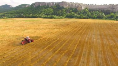 Hasat sürücüler alan ve hasat. Kuş-göz.
