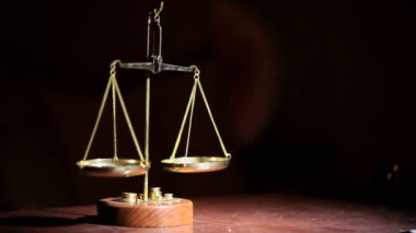 Onların dengesi kadar Terazi dengesiz