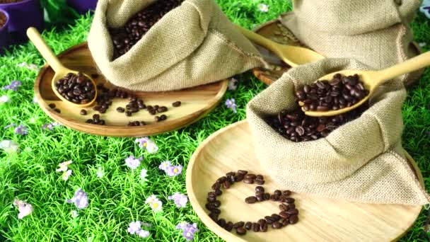 4K torrado grãos de café cânhamo arábica saco — Vídeo de Stock