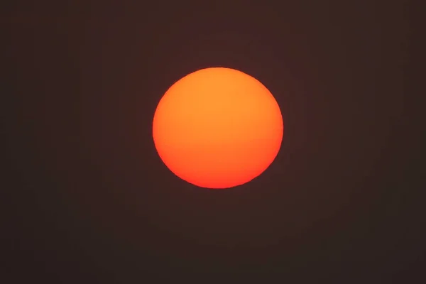 Rode Volle Zon Natuur Buiten Zomer — Stockfoto