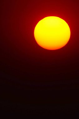   Güzel tam günbatımı güneş ışığı gökyüzü arka plan                             