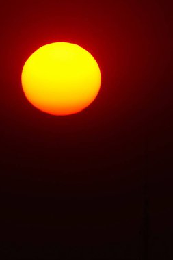   Güzel tam günbatımı güneş ışığı gökyüzü arka plan                             