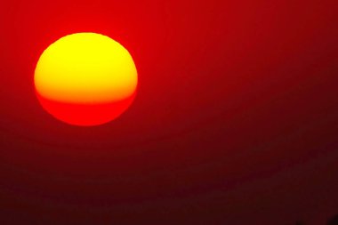   Güzel tam günbatımı güneş ışığı gökyüzü arka plan                             