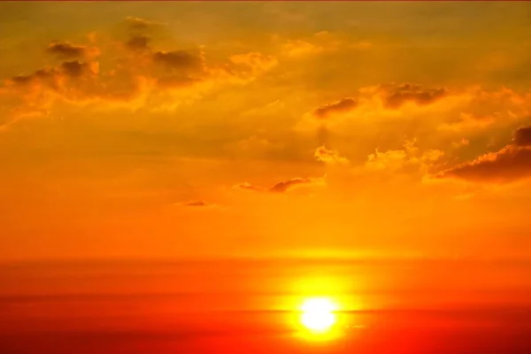 Céu Por Sol Céu Laranja Nuvem Vermelha Verão Livre Natureza — Fotografia de Stock