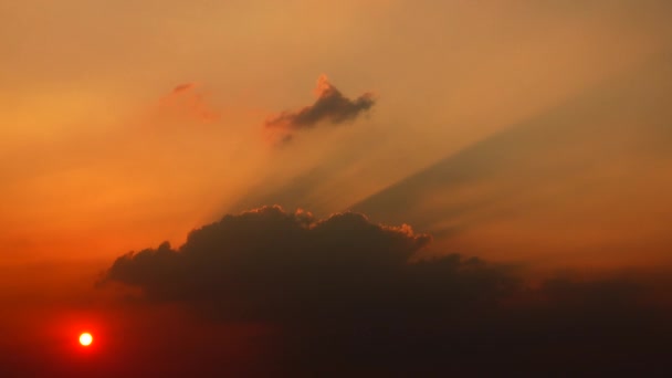 Захід Сонця Сутінки Помаранчеве Жовте Небо Синій Красивий Фіолетовий Фон — стокове відео