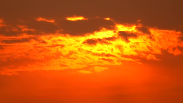 Puesta Sol Crepúsculo Naranja Amarillo Cielo Azul Hermosa Naturaleza Púrpura — Vídeo de stock