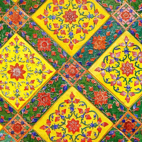 151 yıllık duvar seramik seramik seramik desenli el işi Tayland tapınağı duvarı kamuoyunu.          